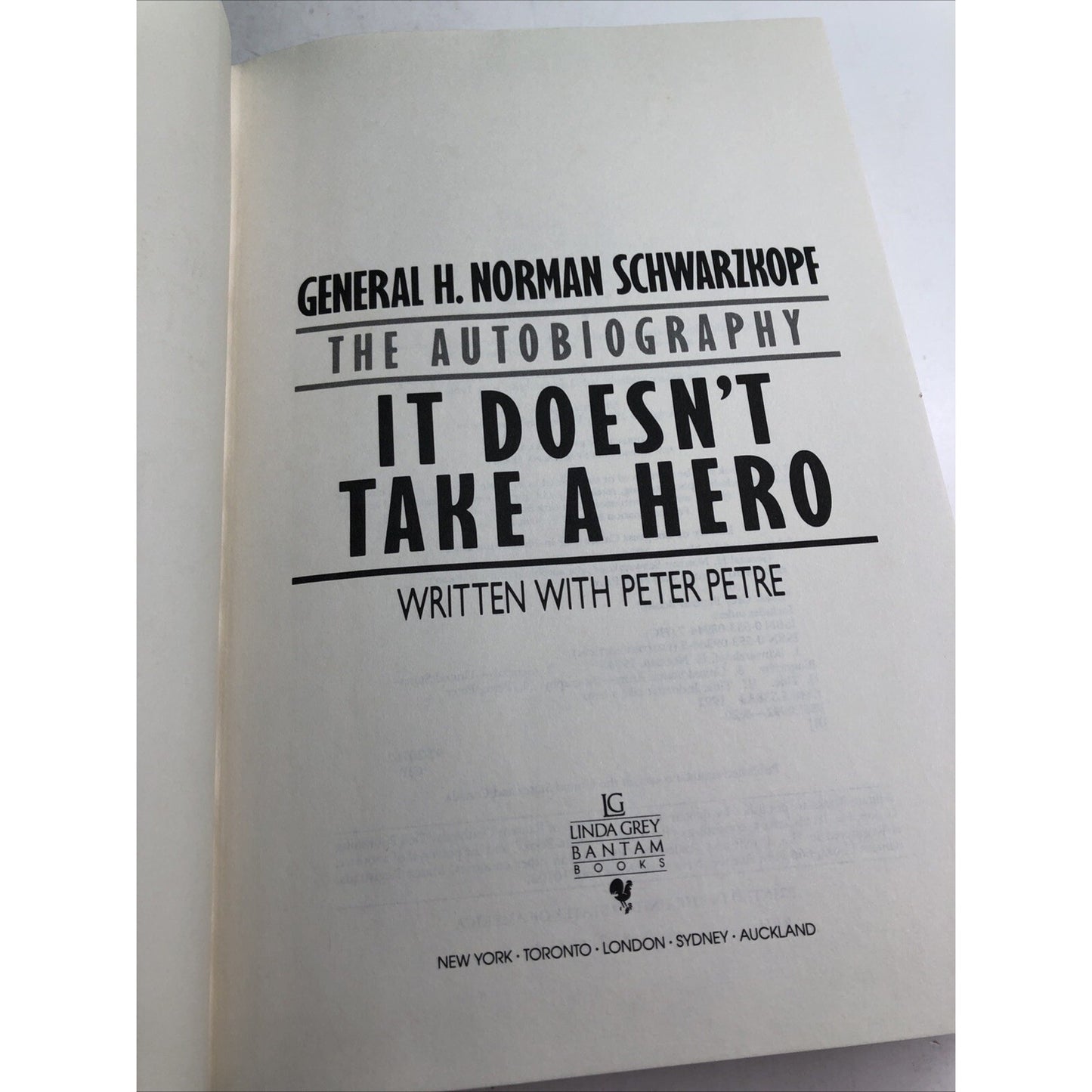 It Doesn't Take a Hero General H. Norman Schwarzkopf The Autobiography Petre