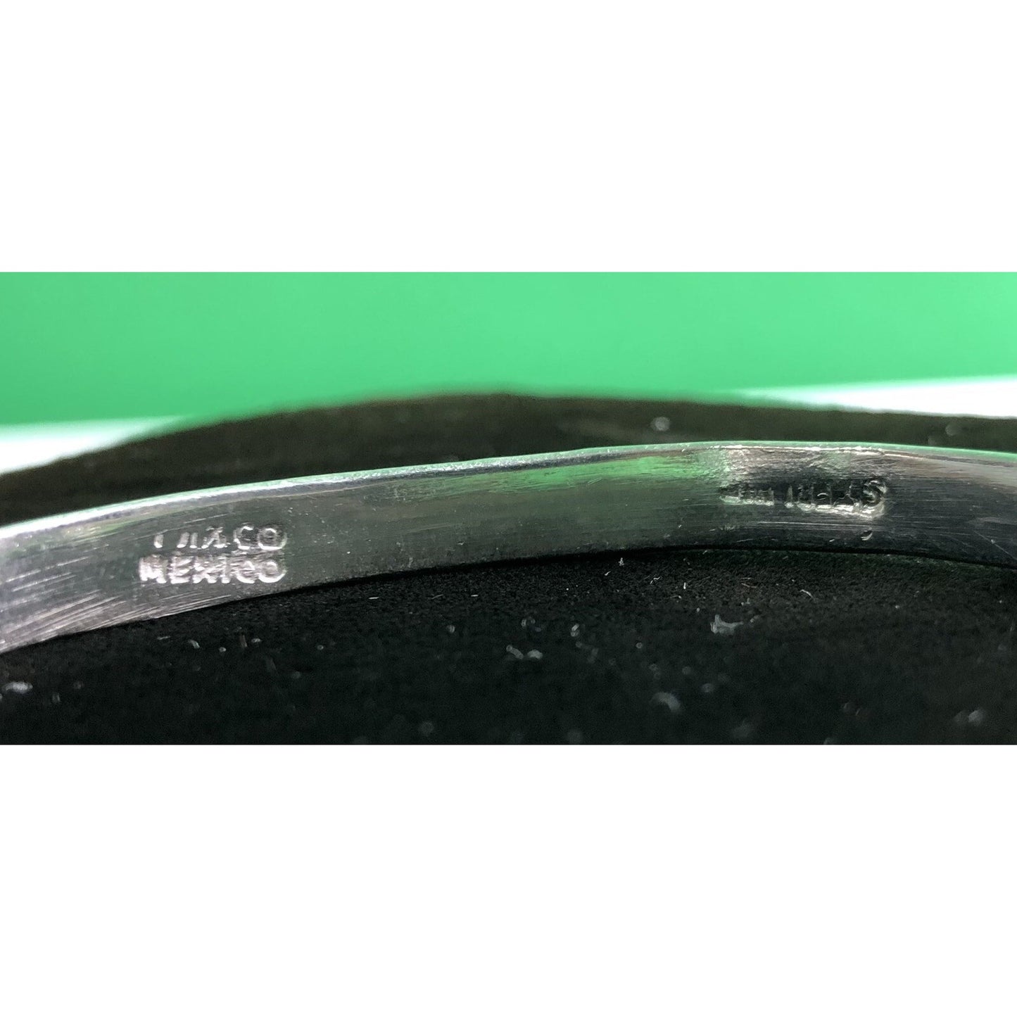 Vintage Mexican Solid Sterling Silver Bangle Bracelet Marked 17+ Gram Leaf Motif