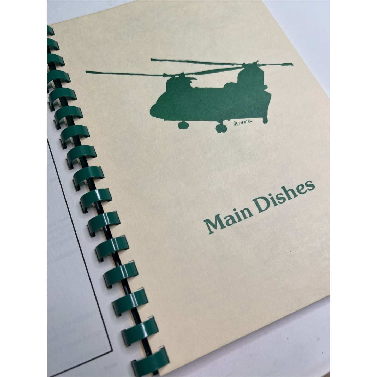 Officers' Wives Club Cookbook WINGS AND WHISKS Recipes Ft. Rucker Alabama 1988