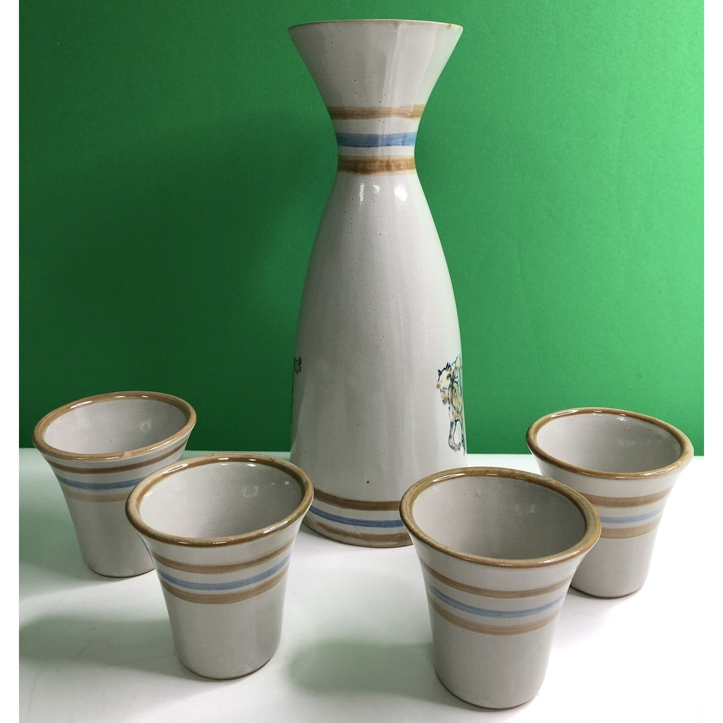 Vintage LOUISVILLE STONEWARE Made In KENTUCKY Derby DECANTER Carafe & 4 CUPS SET