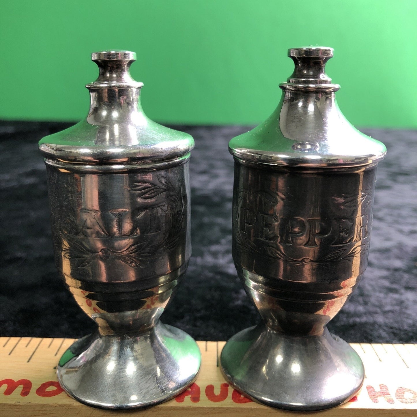 Pasnik Co Shakeless SALT & PEPPER Shakers Norwich Conn Pat Feb 1-21 (1921) PAIR
