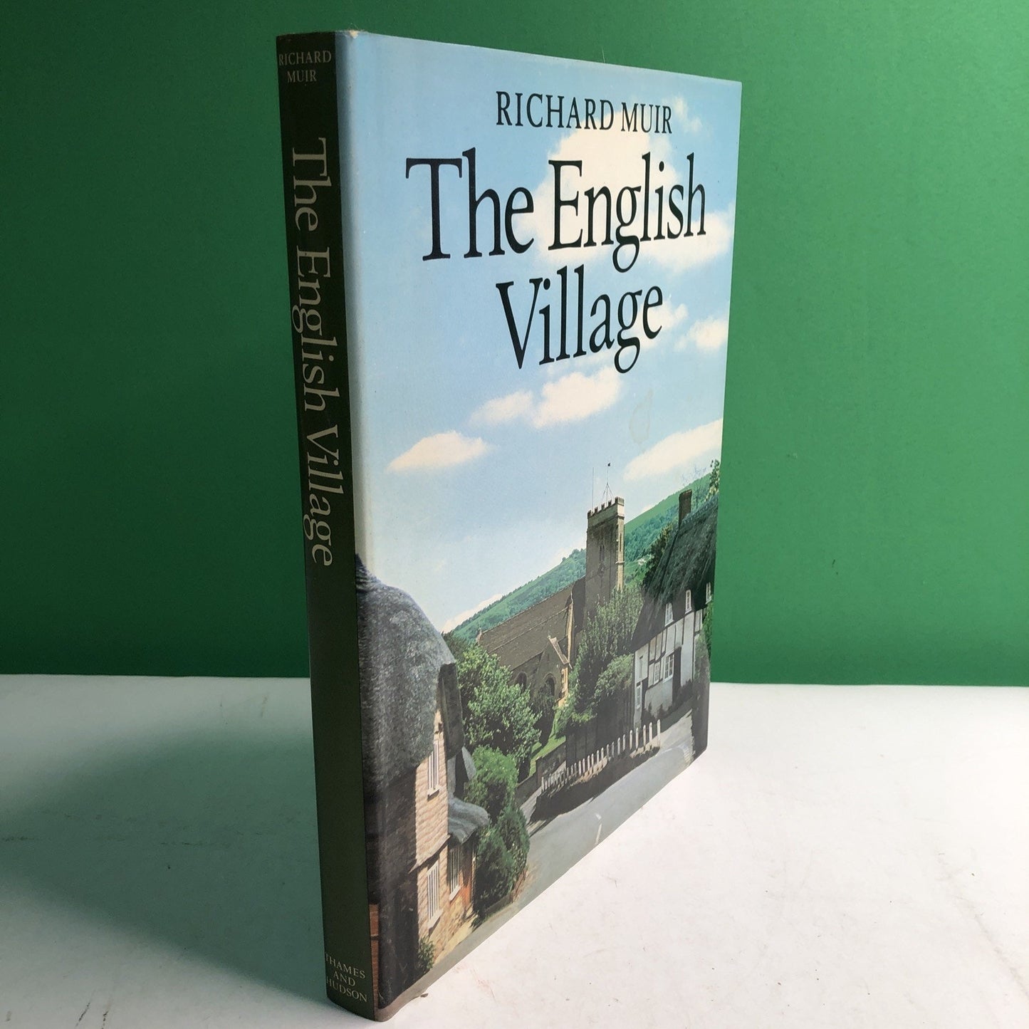 The English Village 1980 Richard Muir HC DJ Illustrated