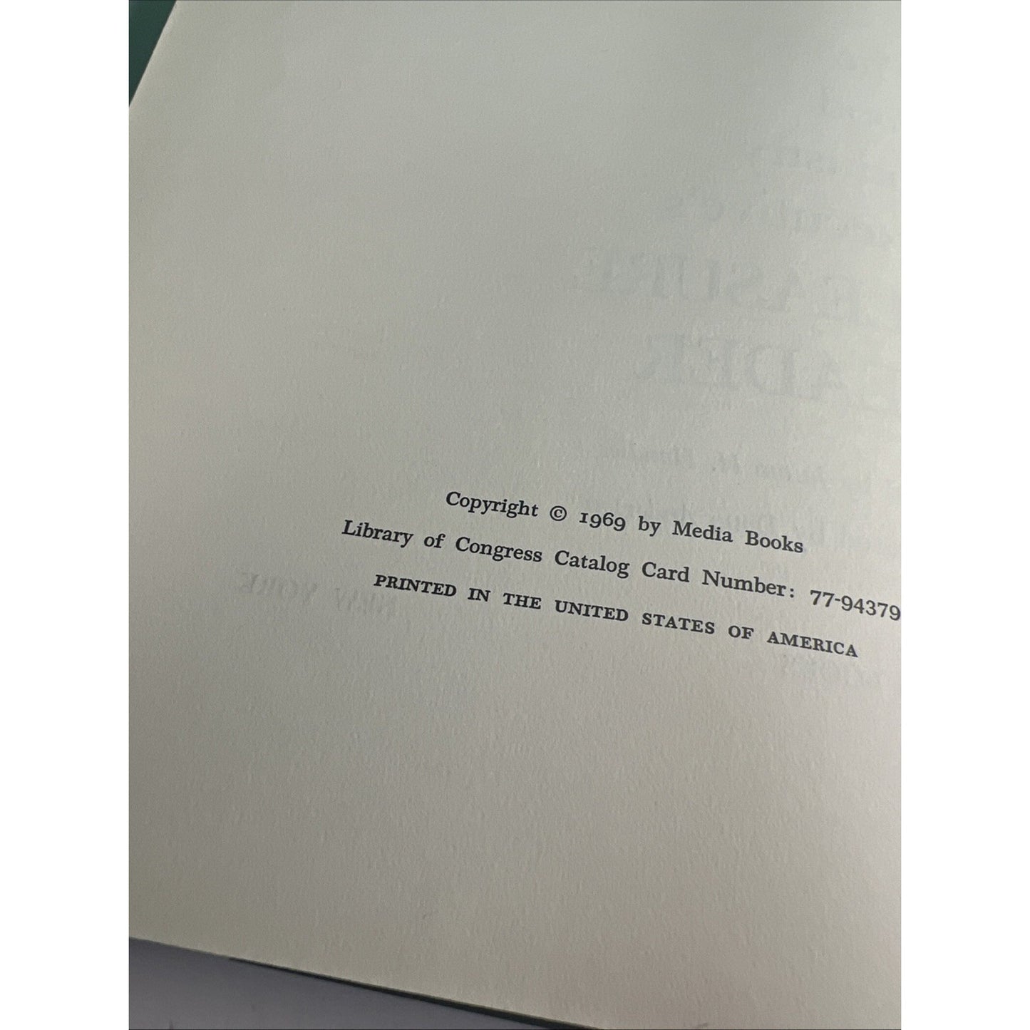 1969 The Food Industry Executive’s Pleasure Reader HC DJ Illustrated