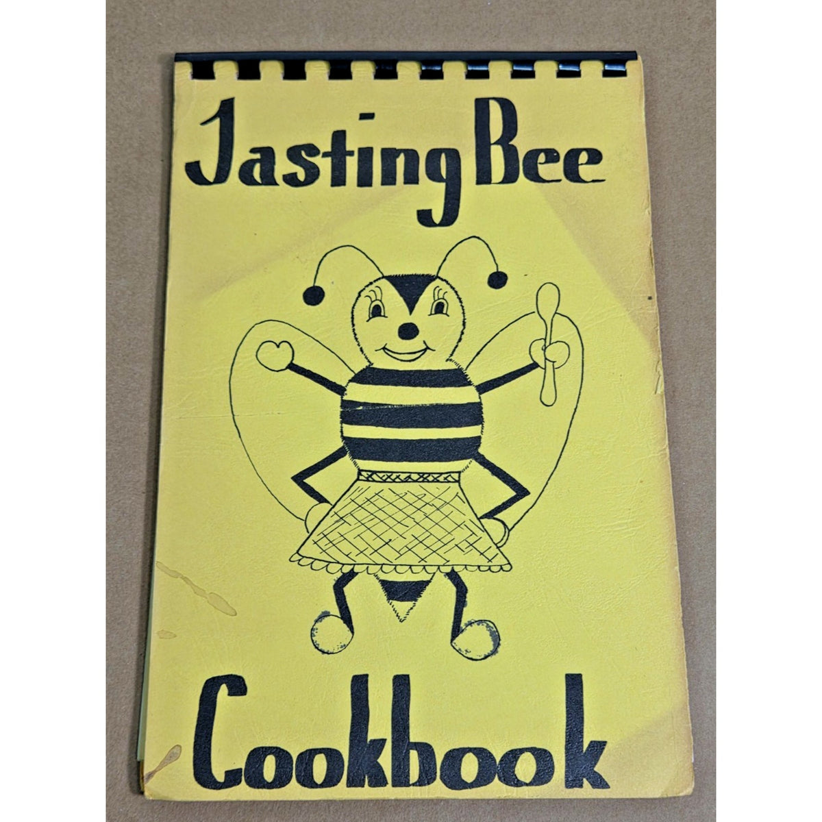 Vintage 1977 Tasting Bee Cookbook - Euless Texas Community Recipes - UMW