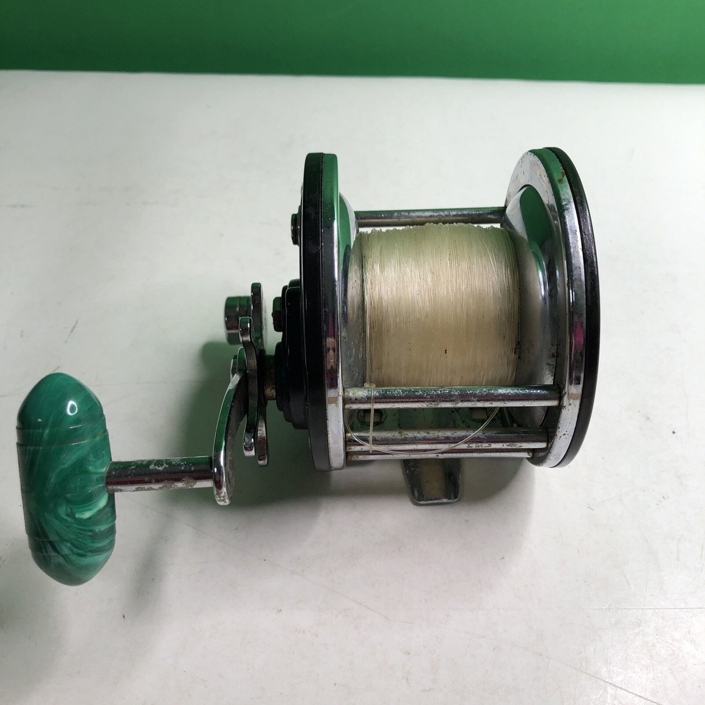 RARE Vintage Penn Long Beach 66 Fishing Reel Great Condition Marbled Green Knob