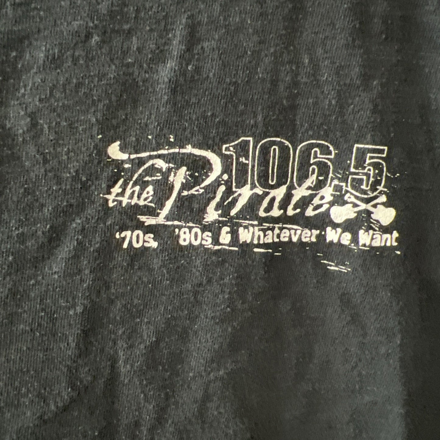 Vintage Tshirt Black XL The Pirate 106.5 Radio Station Music