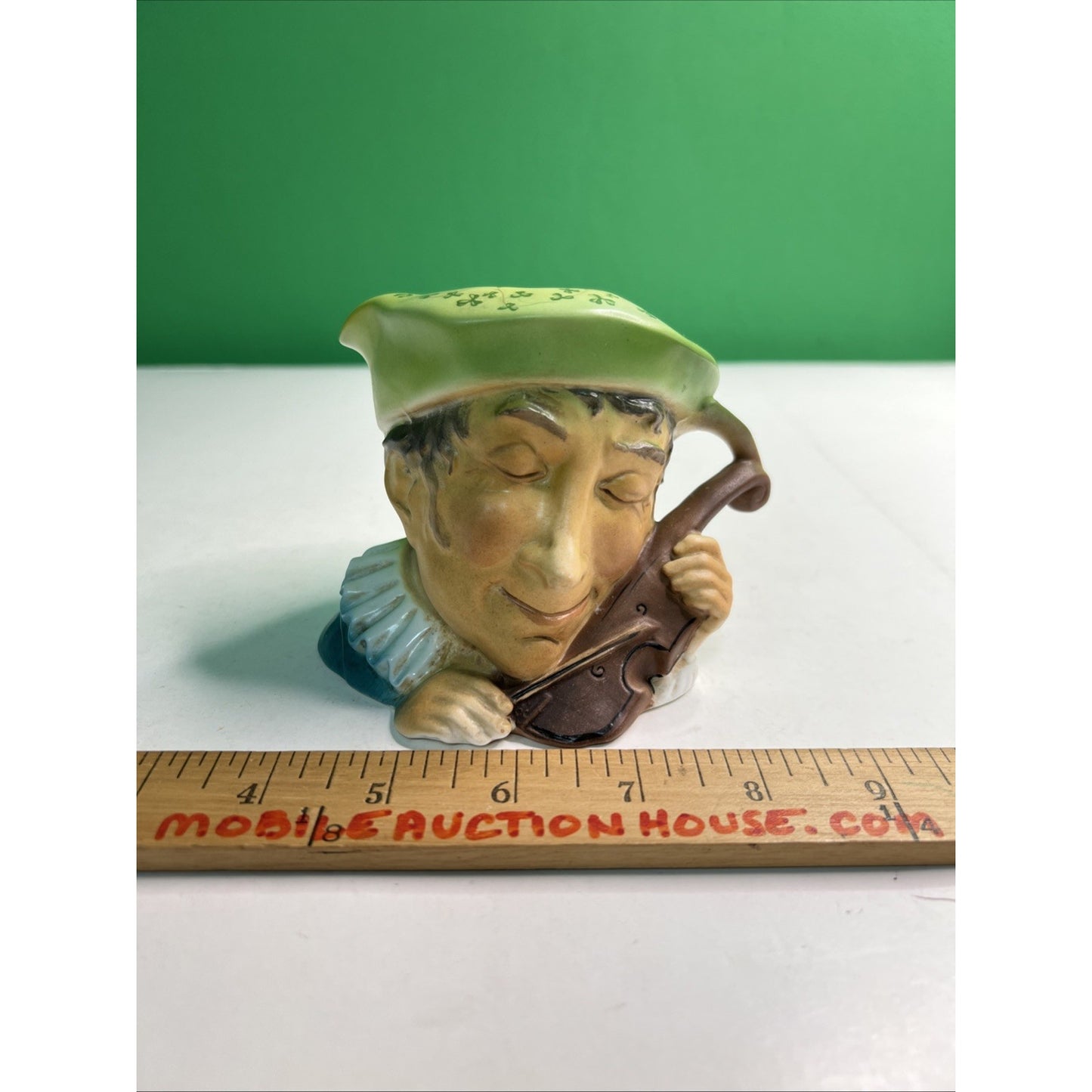 Royal Tara Fine Bone China Toby Jug Handpainted Signed 1992 Blind Fiddler Dooney