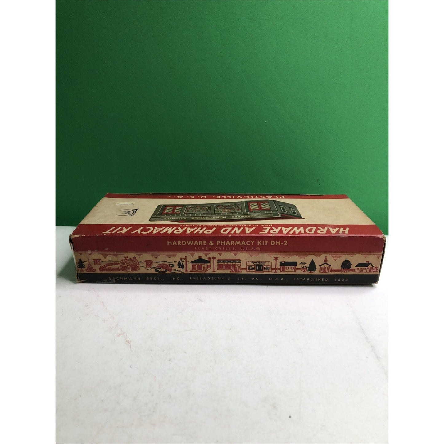 PLASTICVILLE O/S GAUGE HARDWARE and PHARMACY STORE DH-2 KIT VINTAGE 1952