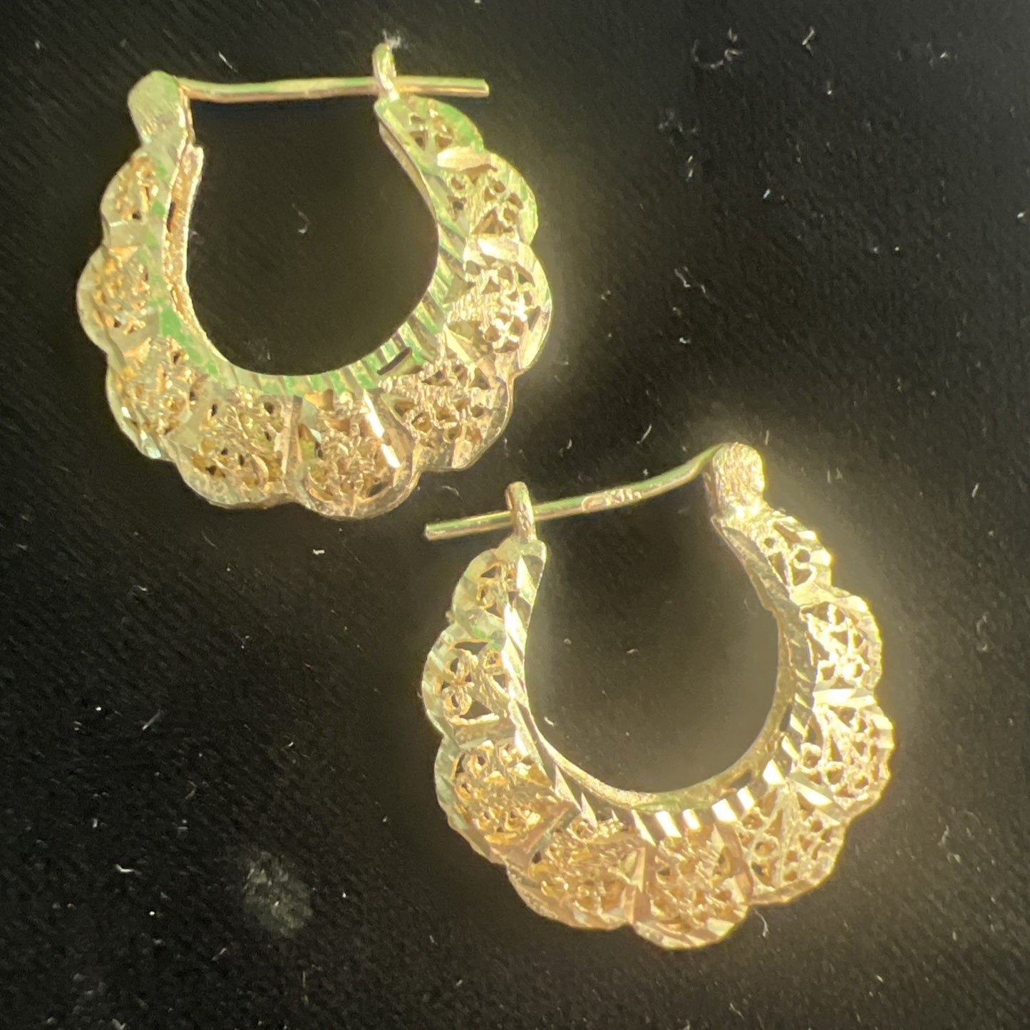 14K Gold Hoop Etched Pierced Lace Earrings - French Lock Hinged Closure