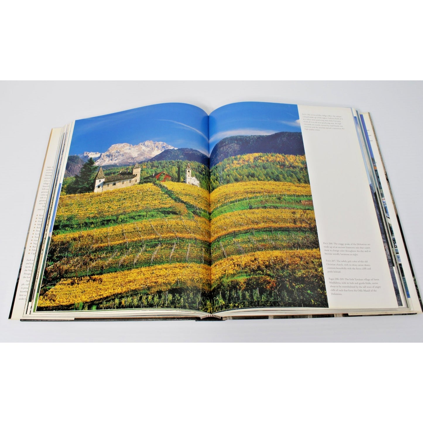 Italy: History and Landscape- Eugene Beer, 2006 HC/ DJ EXCELLENT Travel, Photos