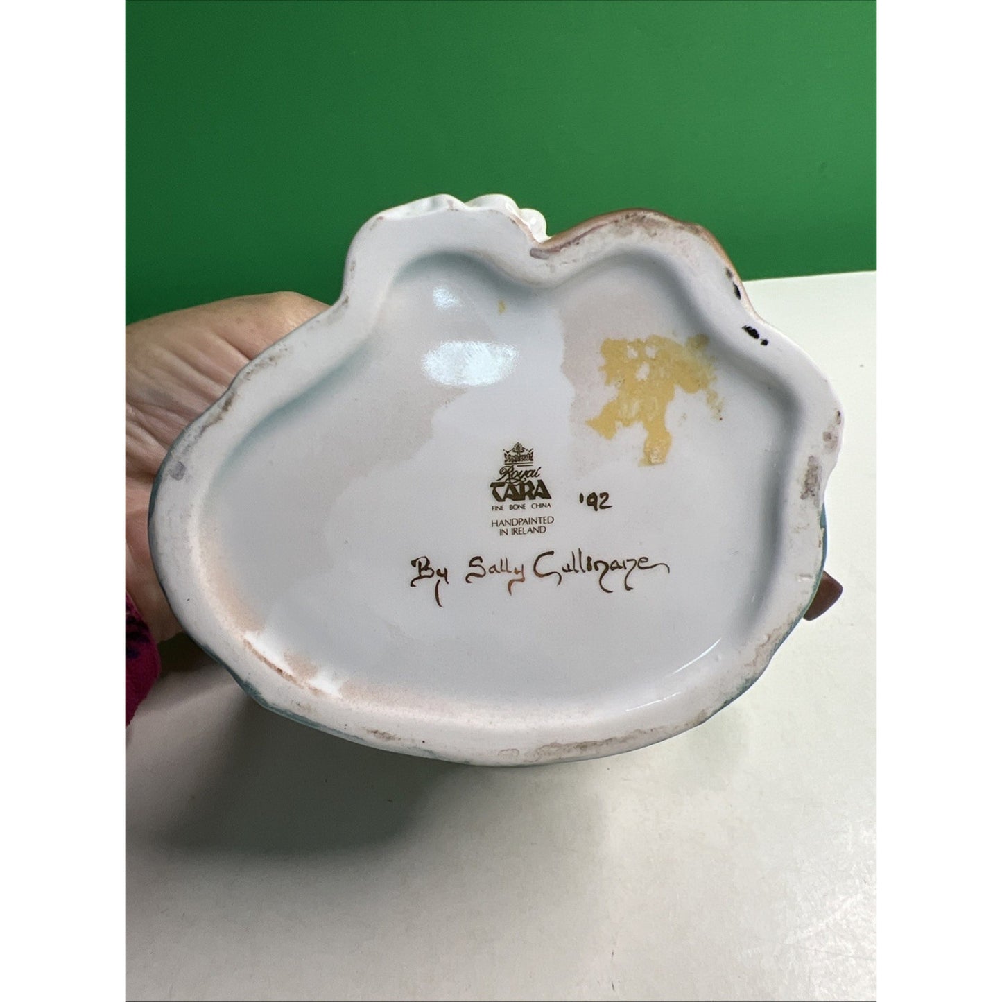 Royal Tara Fine Bone China Toby Jug Handpainted Signed 1992 Blind Fiddler Dooney