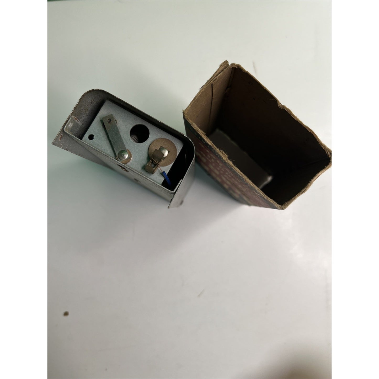 Merlite Fire Alarm No Wiring Hang Anywhere Vintage Silver Open Box