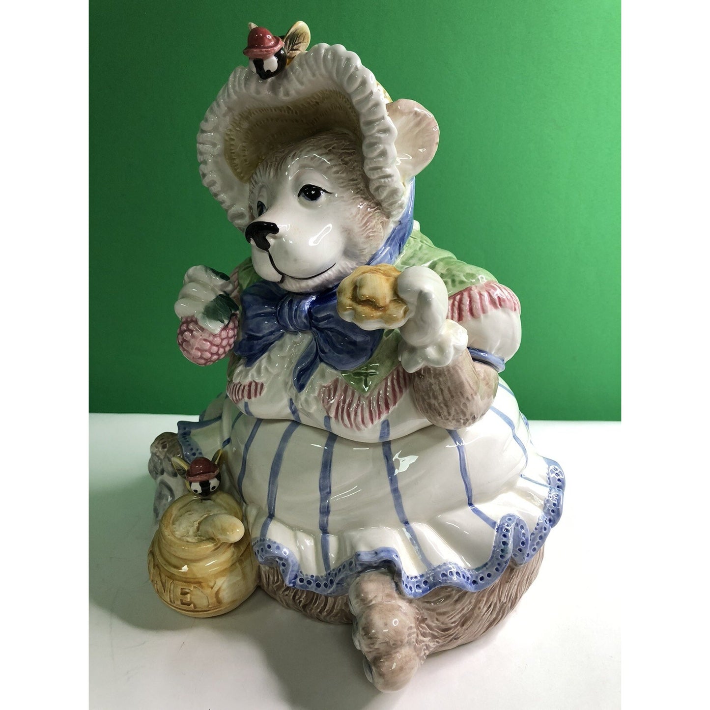 1991 FITZ & FLOYD Large Bonnet Bear COOKIE JAR Bees Honey Pot Blue Ribbon