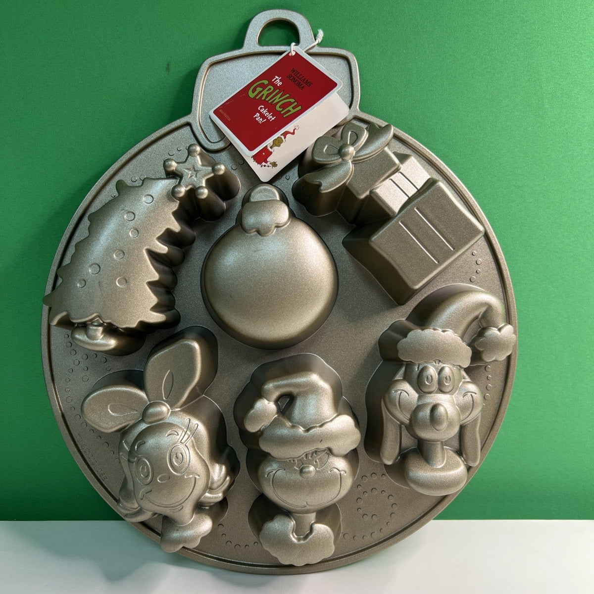 Williams Sonoma Grinch Cakelet Pan Cast Aluminum Dr. Seuss Christmas Baking NEW