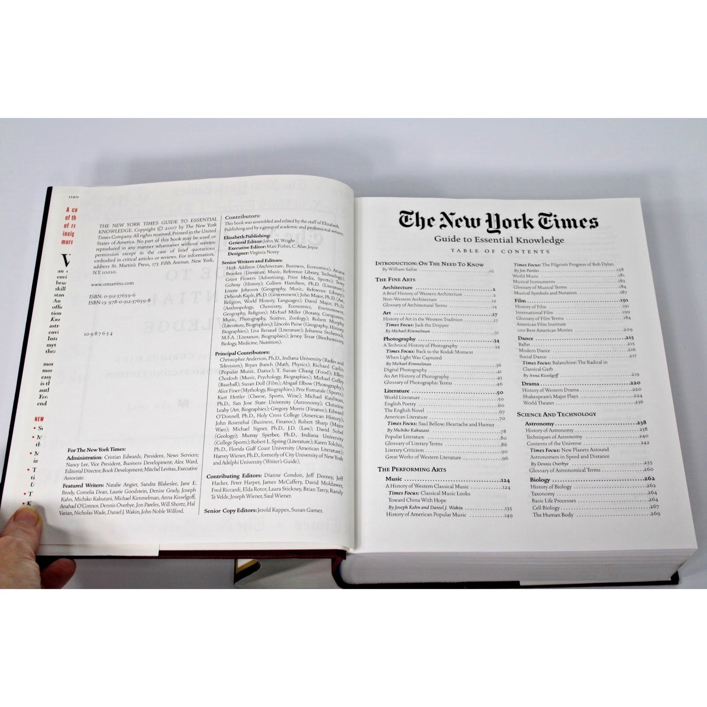 The New York Times Guide to Essential Knowledge Desk Reference for Curious Minds