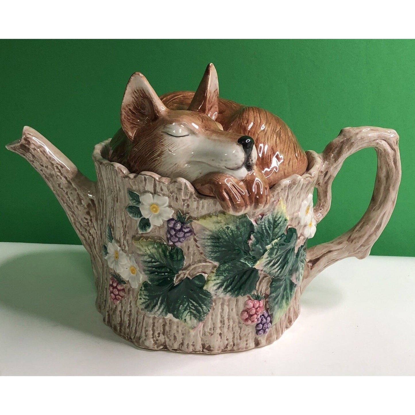 1990 Retired FITZ & FLOYD Sleeping Fox On Tree Stump With Berry Vine TEAPOT 32oz