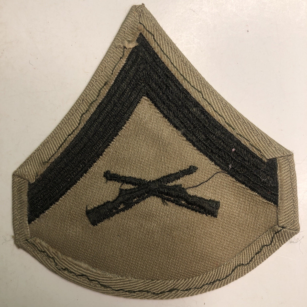 Vintage Military Shoulder Patch Private Crossed Rifles Khaki OD Green 3.75”