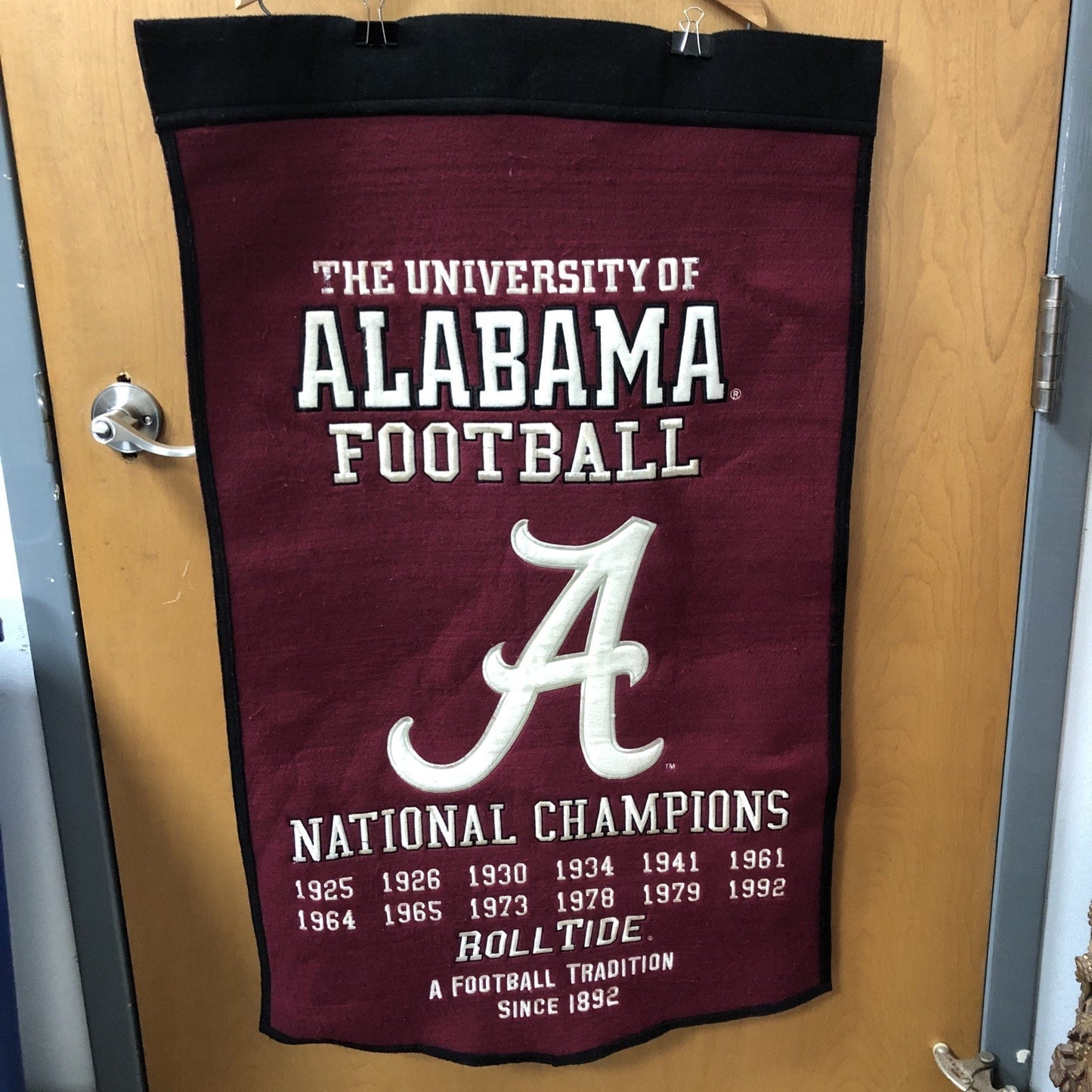 VINTAGE University Of Alabama Football National Champions Wool Banner 38”x23”