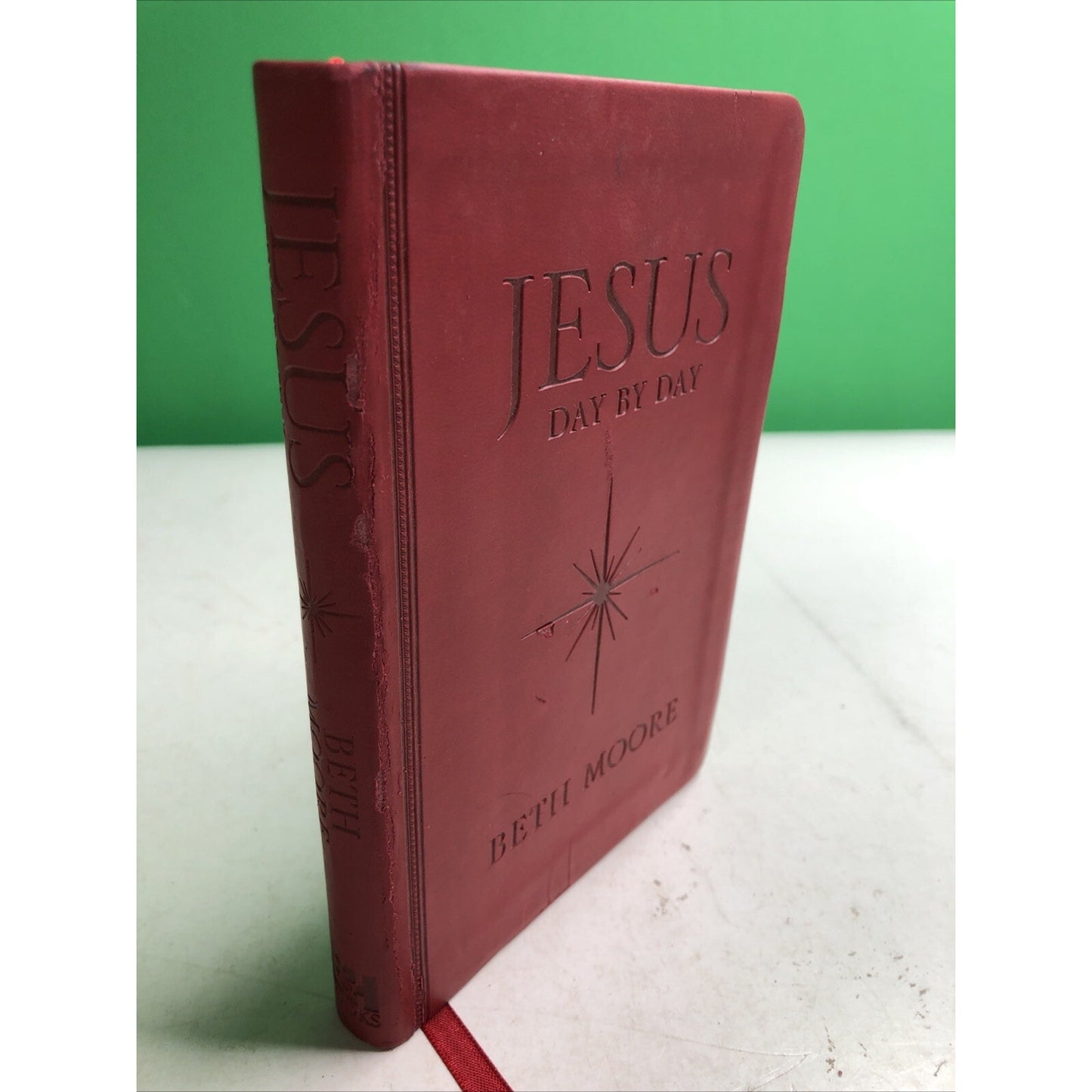 Jesus Day by Day - Beth Moore - 2013 Red Leather Bound Devotional 6.25 x 4.25