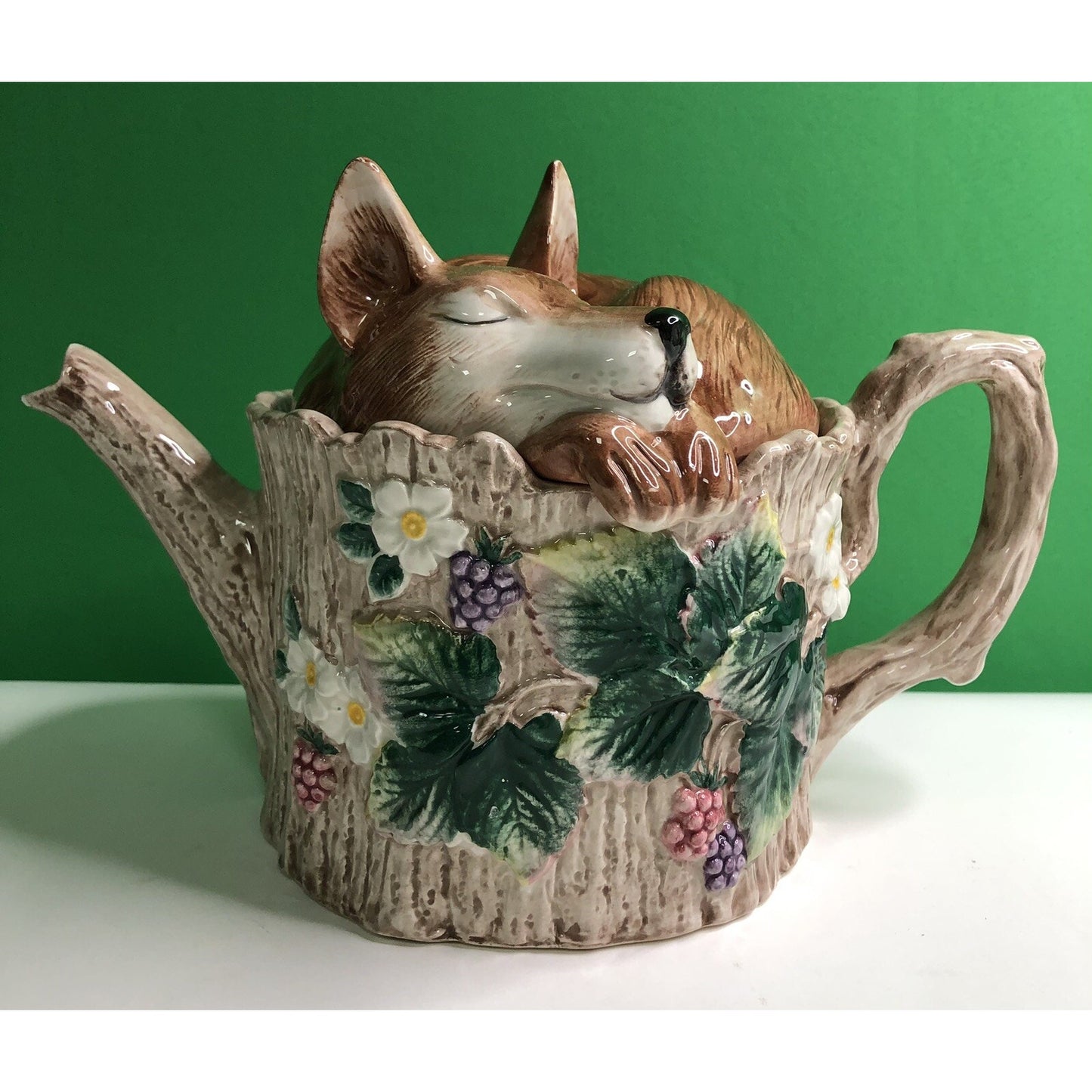 1990 Retired FITZ & FLOYD Sleeping Fox On Tree Stump With Berry Vine TEAPOT 32oz