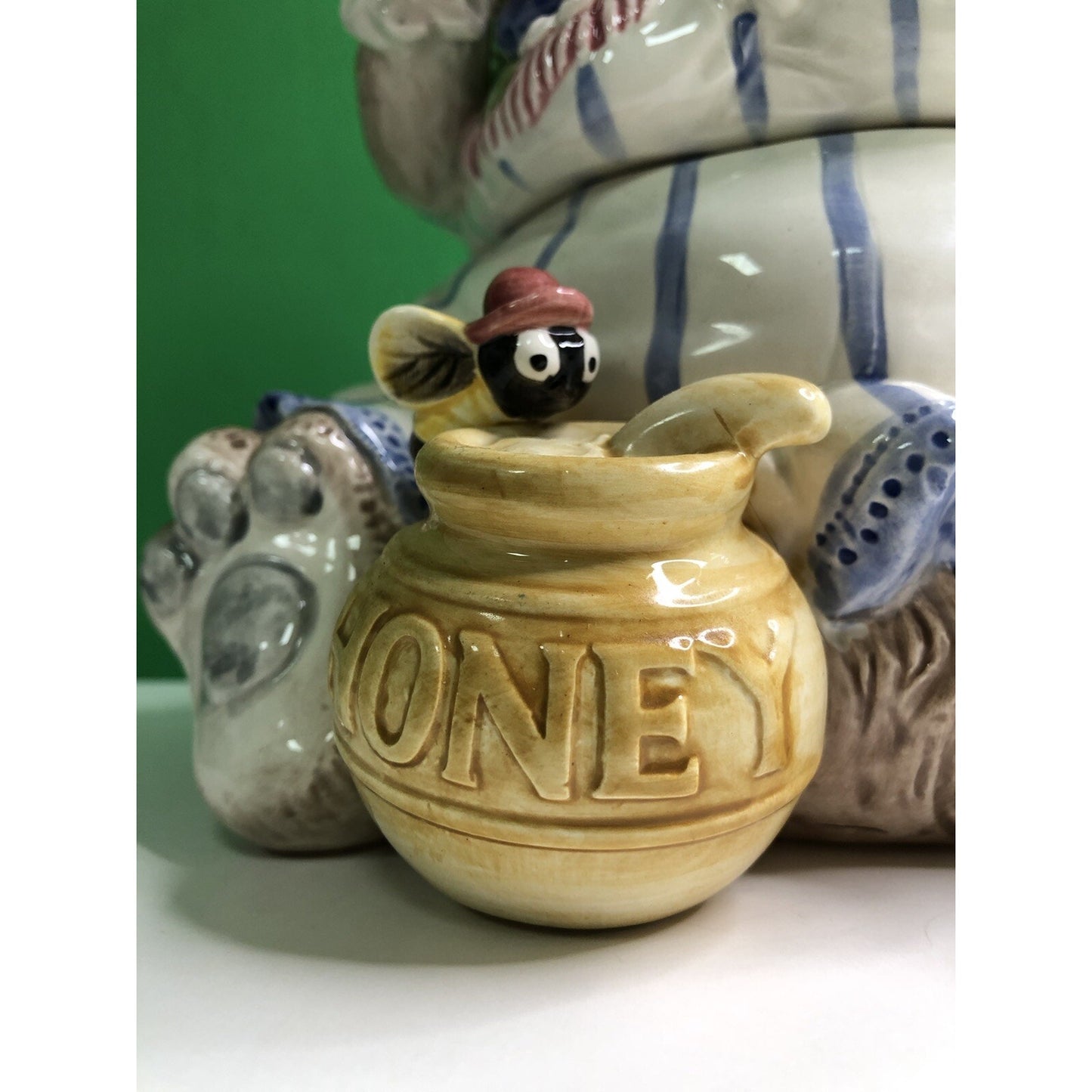 1991 FITZ & FLOYD Large Bonnet Bear COOKIE JAR Bees Honey Pot Blue Ribbon