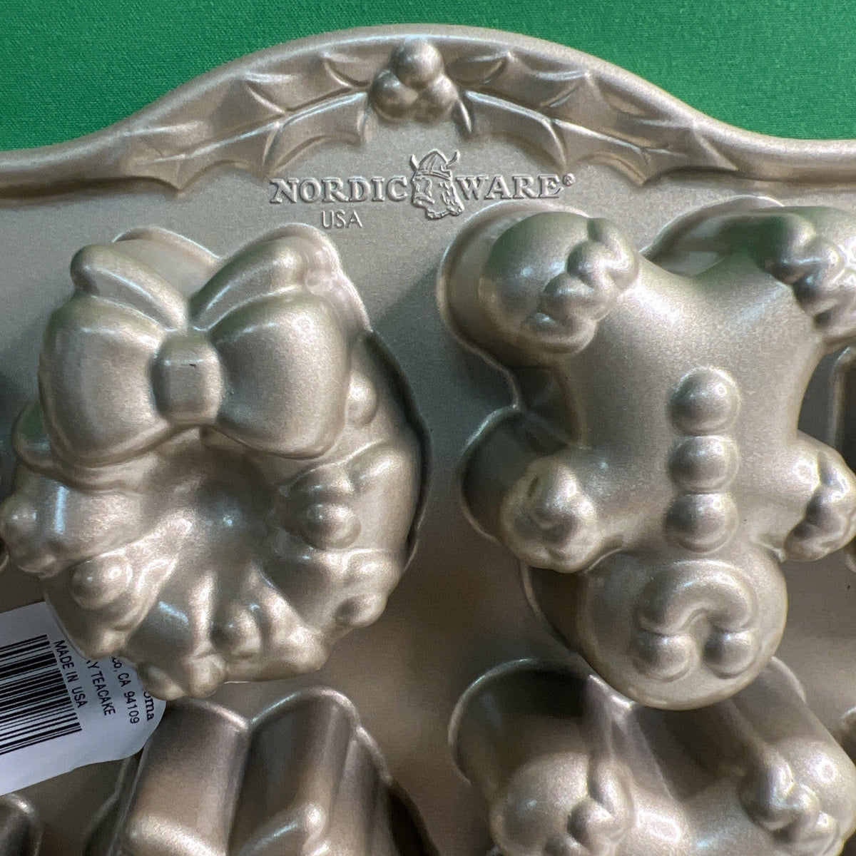 Nordic Ware Holiday Teacakes Pan Heavy Cast Aluminum Gold Williams Sonoma Xmas