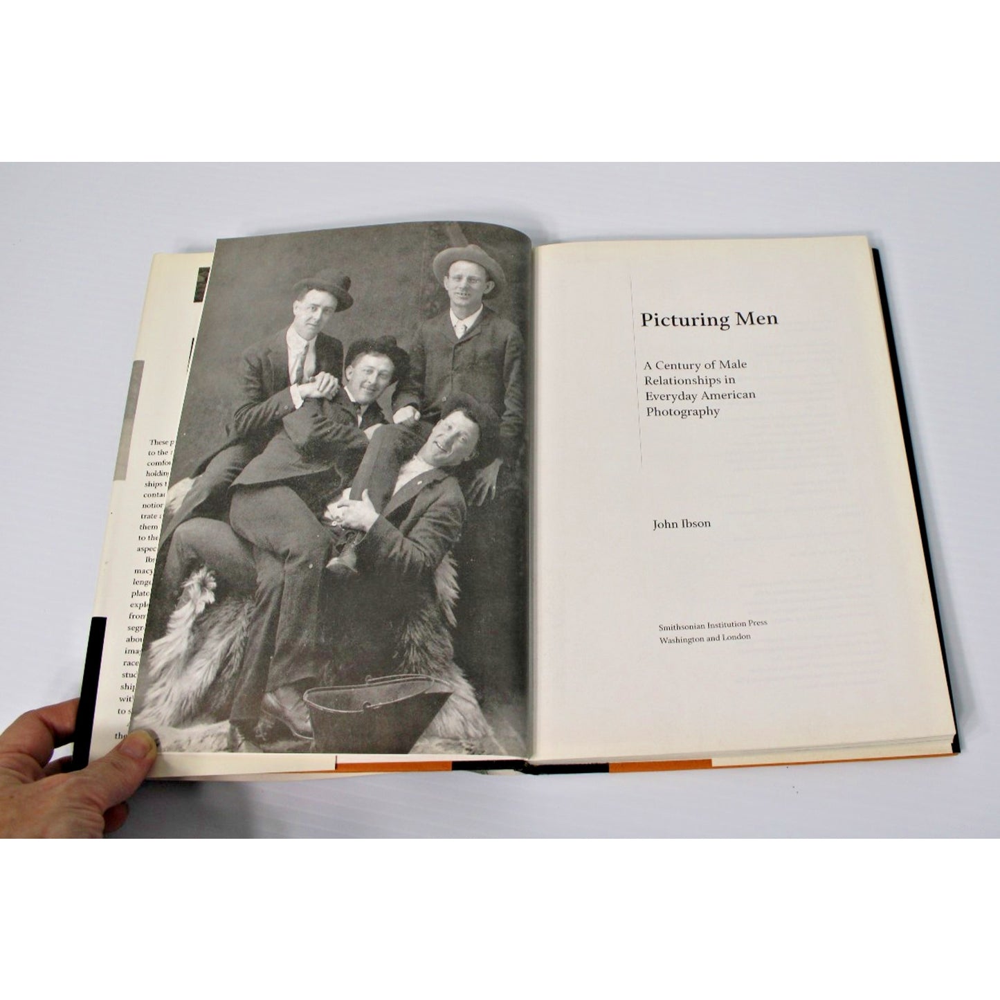 Picturing Men: A Century of Male Relationships in Everyday American Photography
