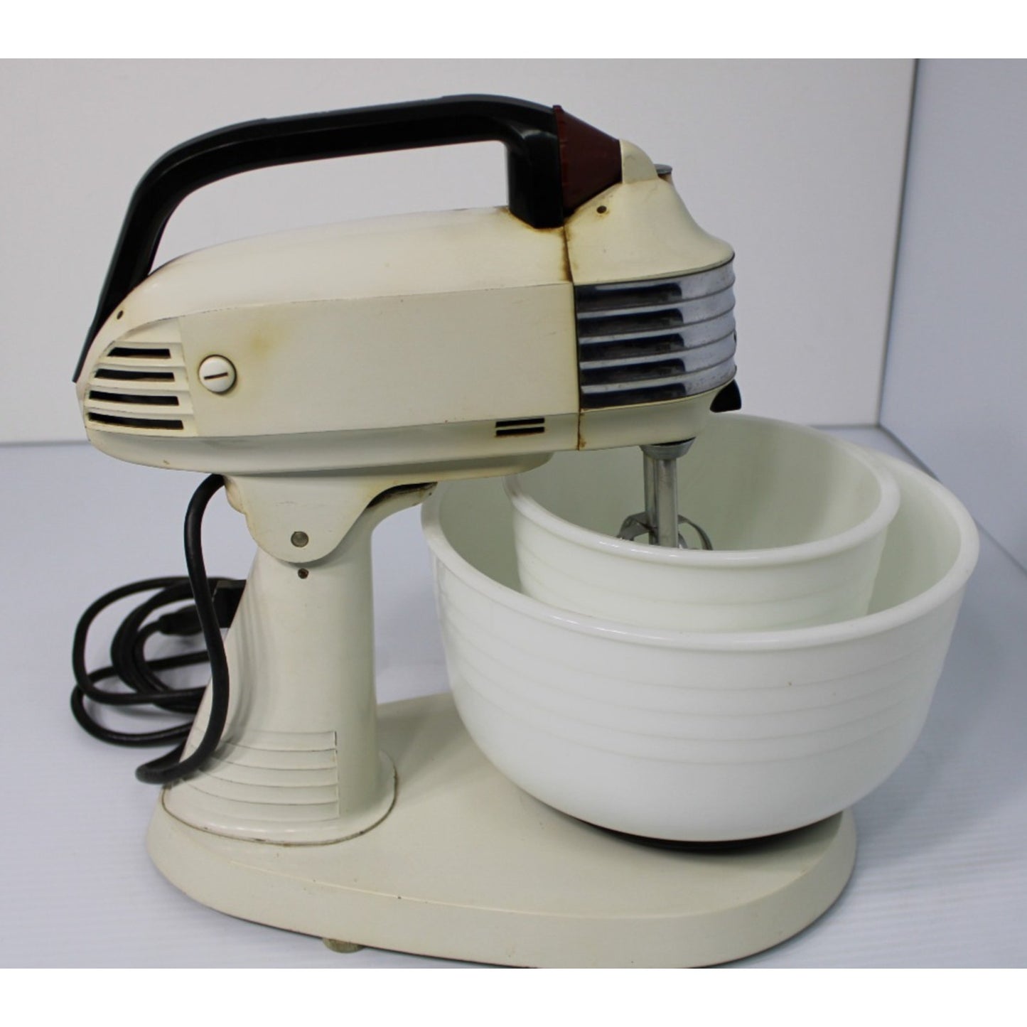 Vintage 1958 General Mills Betty Crocker Stand Mixer Model GM-7A- Complete!