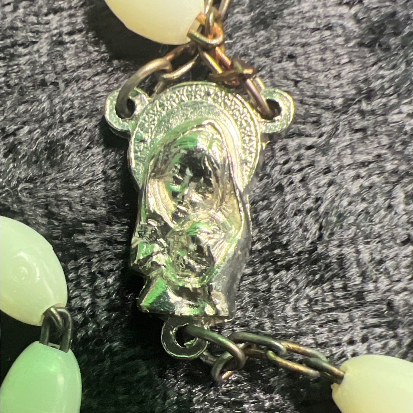 VINTAGE CATHOLIC THE LAST ROSARY MOONGLOW BEADS FUNERAL CASKET WALL HANGING 36”