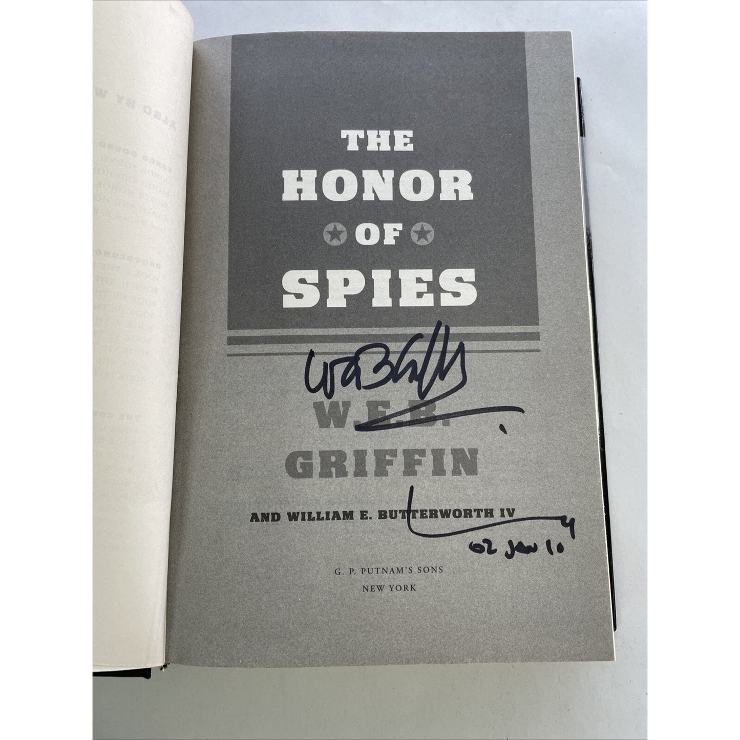 Honor Bound Ser.: The Honor of Spies by William E. Butterworth IV and W. E....