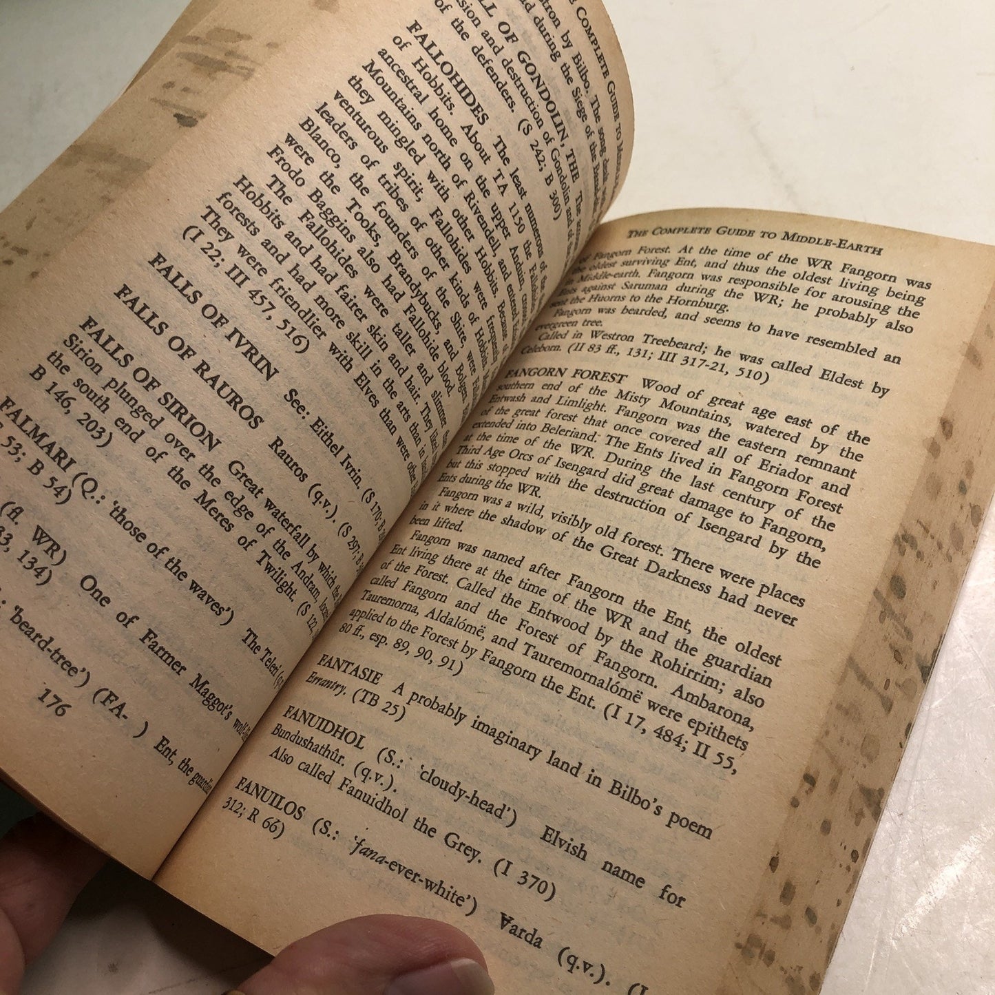 The Complete Guide to Middle-Earth Paperback Book Robert Foster 1979 Revised Ed