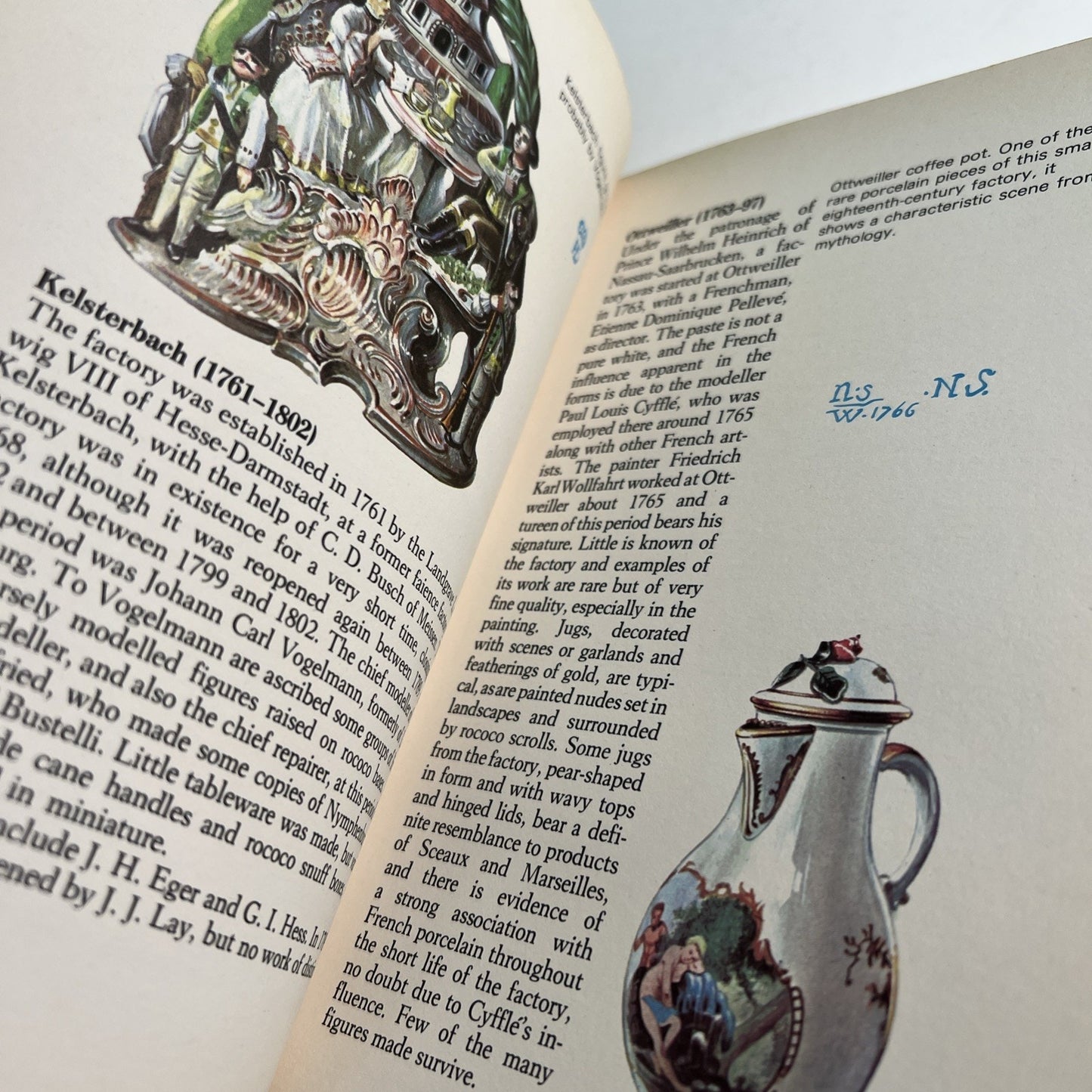 Porcelain by Eileen Aldridge Grosset All-Color Guide 1970 HC DJ Illustrated