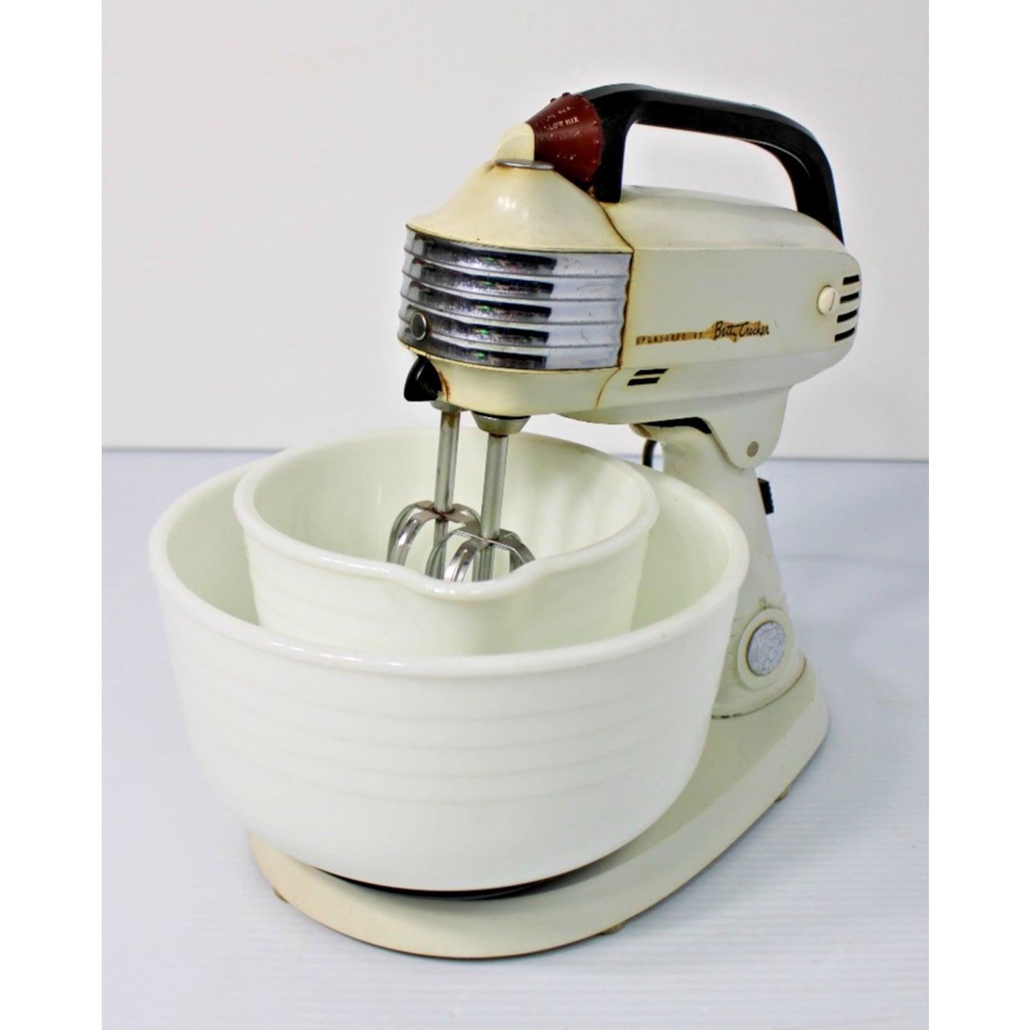Vintage 1958 General Mills Betty Crocker Stand Mixer Model GM-7A- Complete!