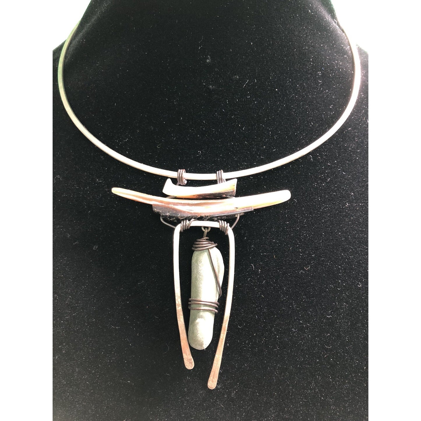Vintage Stone Shell Metal Wire Wrapped Collar Choker Necklace Pendant