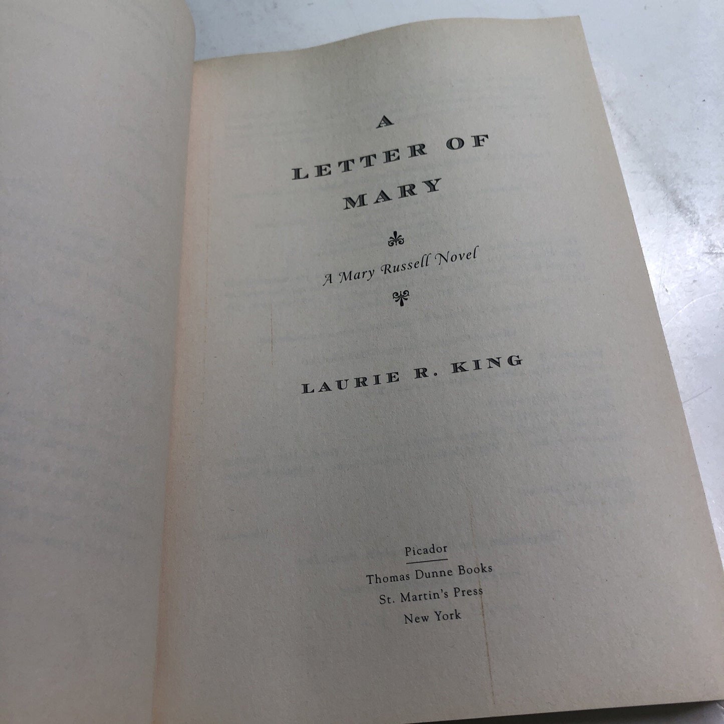 A Letter Of Mary Laurie R. King (Paperback, 1996)