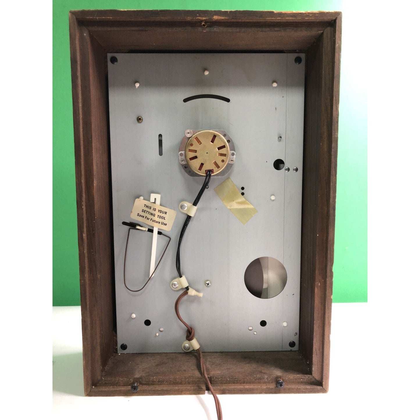 1979 Nestle 50th Anniversary A Time for Baking CLOCK Toll House Cookies WORKS!