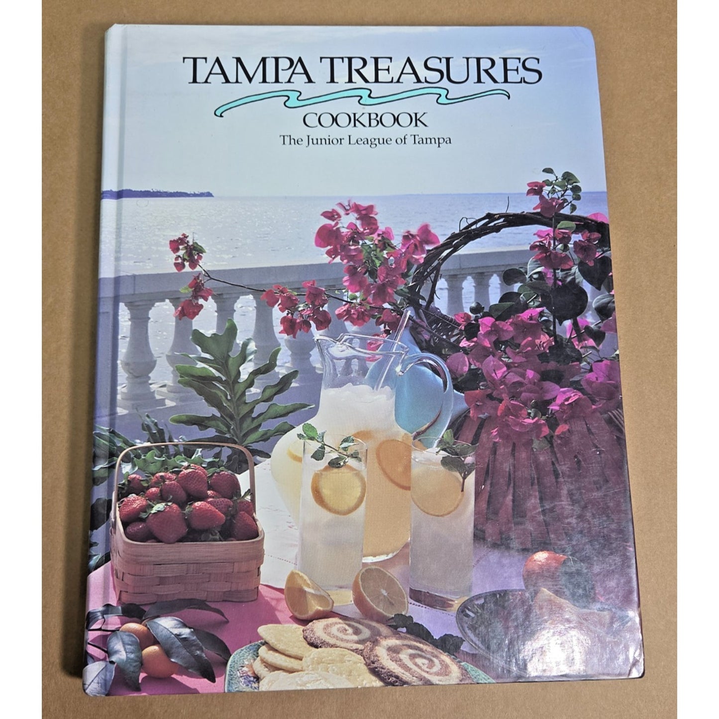 Vintage 1992 Tampa Treasures Cookbook - Junior League of Tampa First Printing