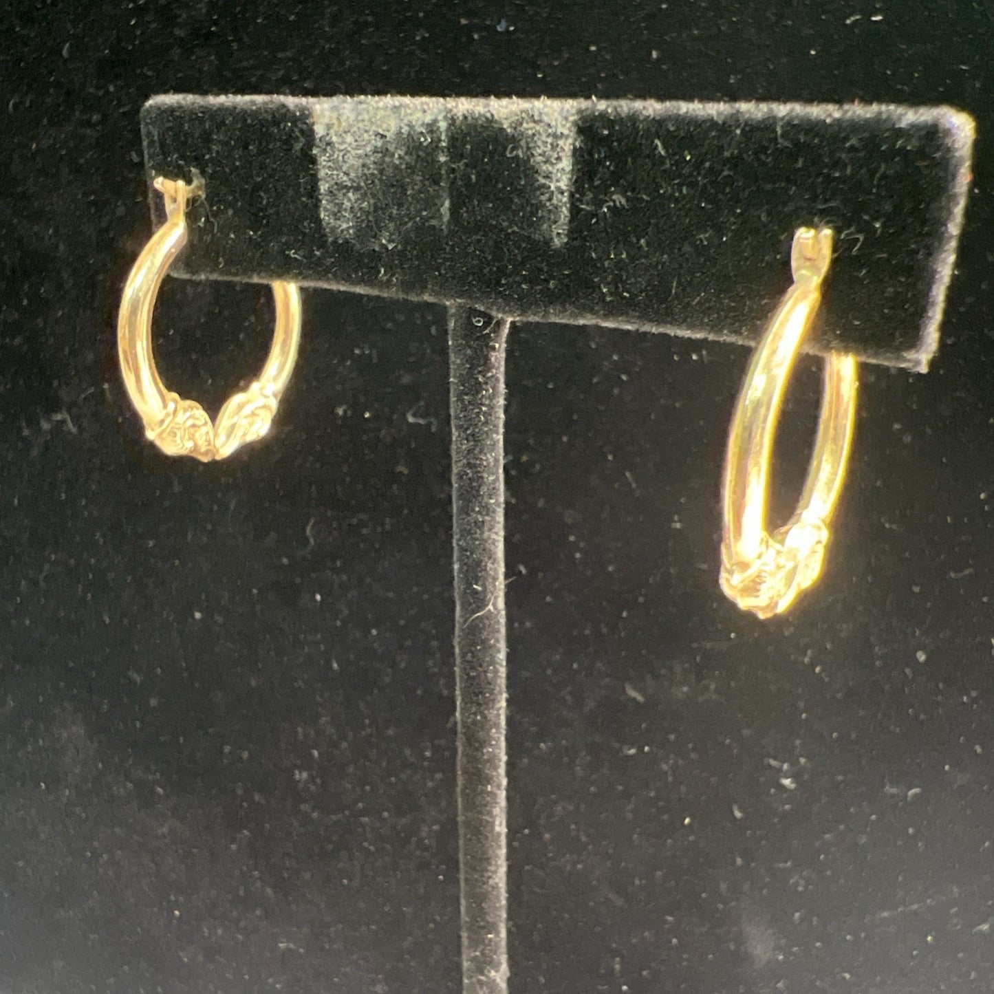 14K Gold Hoop Etched Stamped Earrings - French Lock Hinged Closure - Rams Head