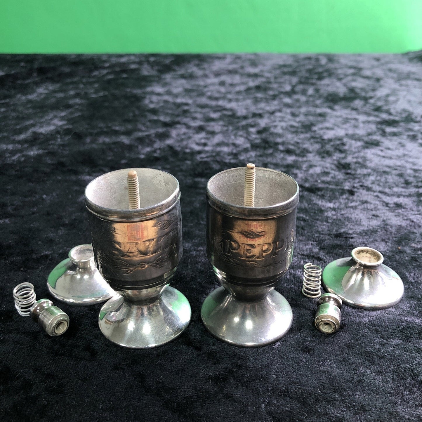 Pasnik Co Shakeless SALT & PEPPER Shakers Norwich Conn Pat Feb 1-21 (1921) PAIR