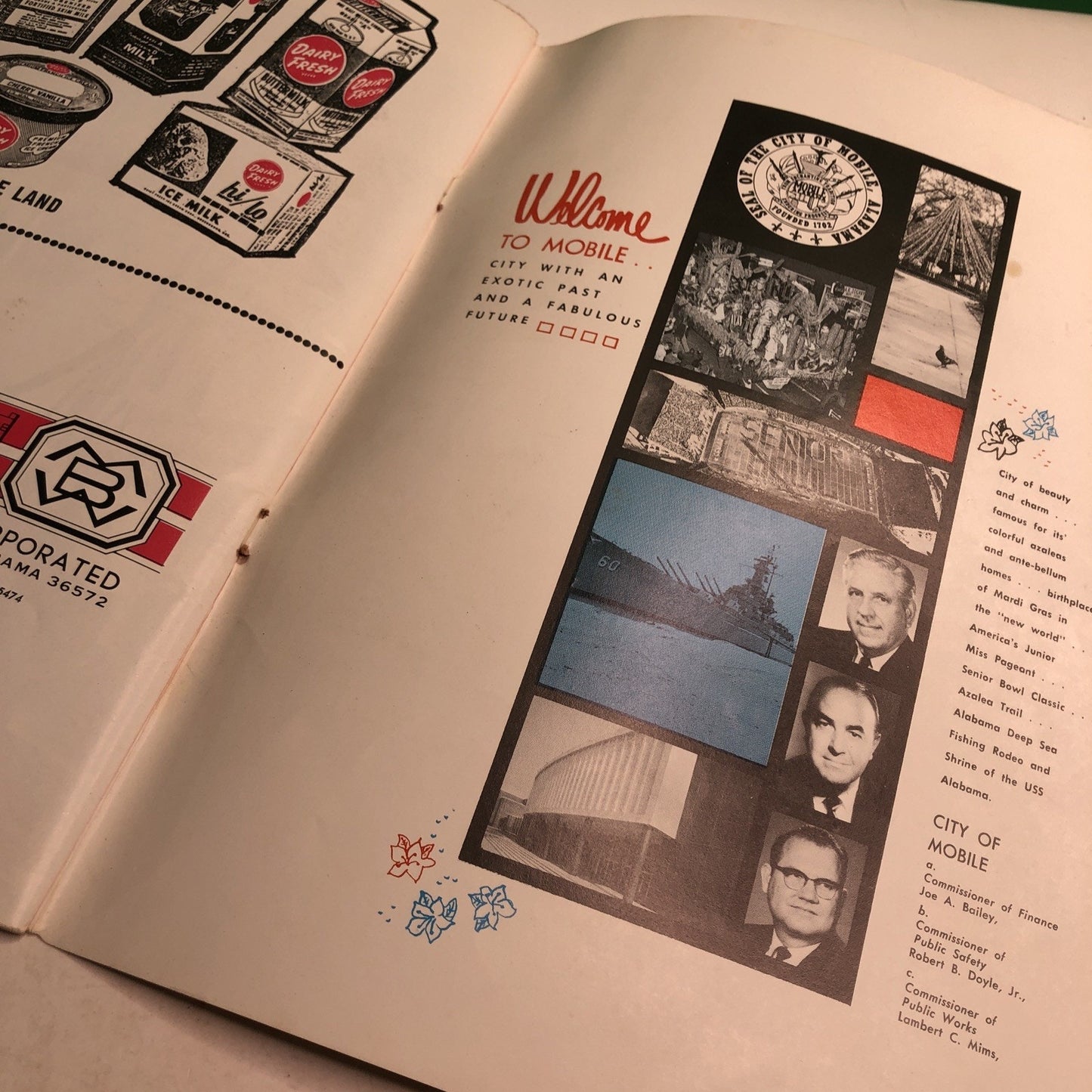 1970 NCAA Football Souvenir Senior Bowl Program w/ Coin Ladd Stadium Mobile AL