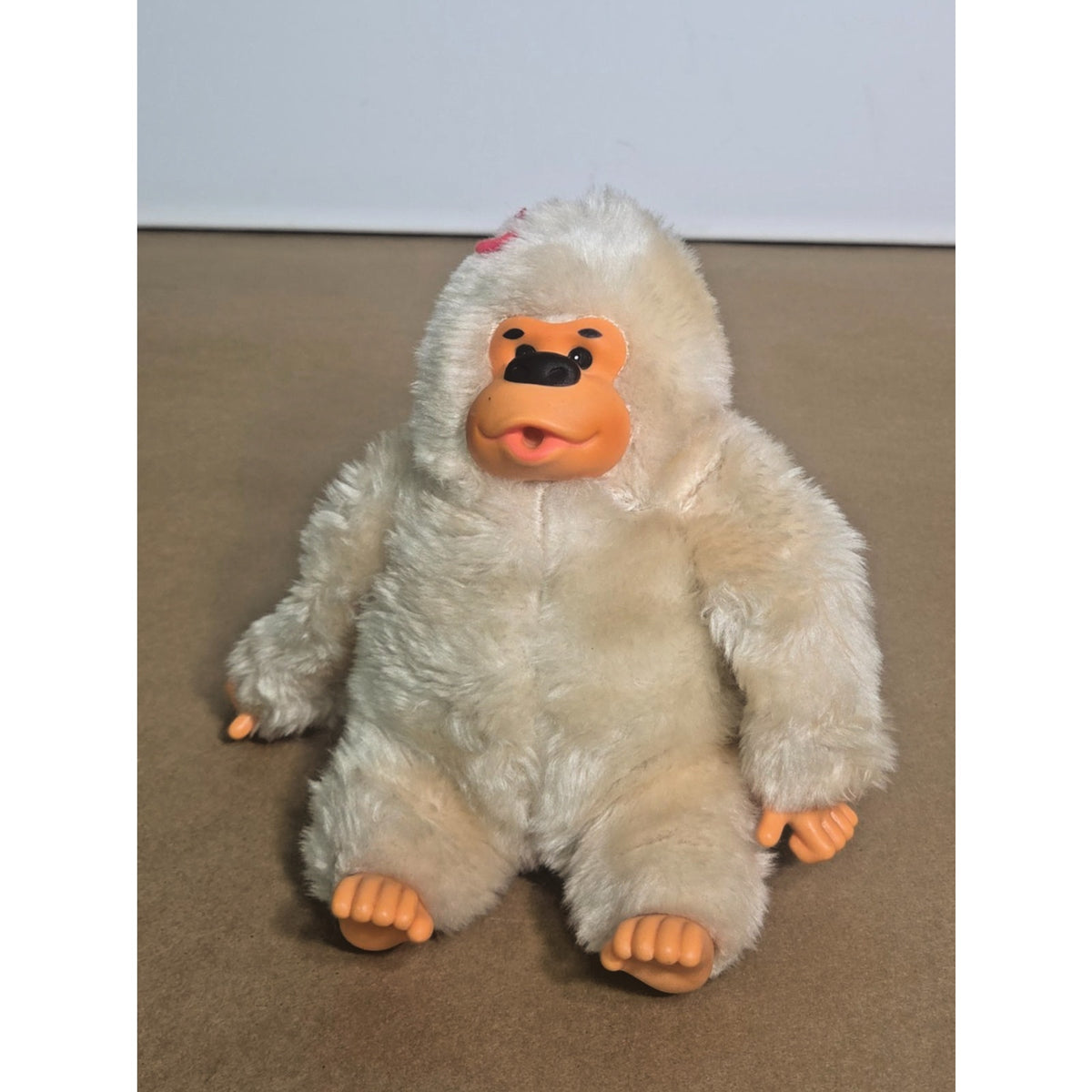 Vintage Russ Berrie White Gonga Gorilla Plush - Rare "Albino" Heart Thumb Sucker