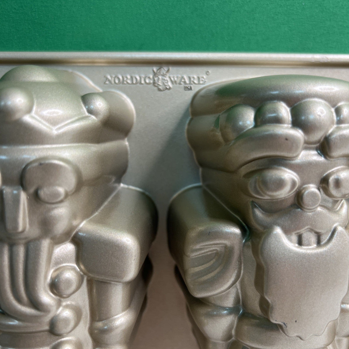 Nutcracker Sweets Nordic Ware Nonstick Cakelet Cake Baking Bake Pan Christmas