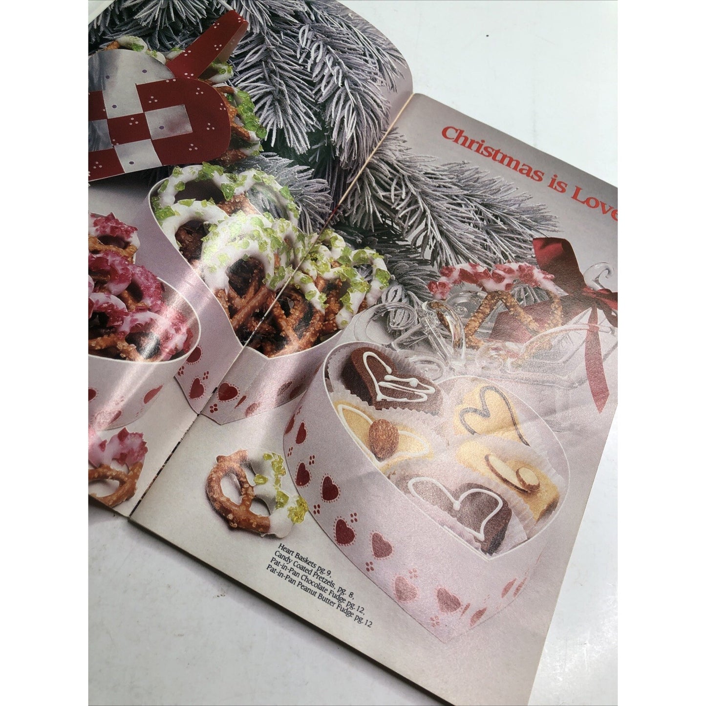 No. 70: Holiday Classic V Cookies, Sweets, Appetizers & Meals (Pillsbury) 1986
