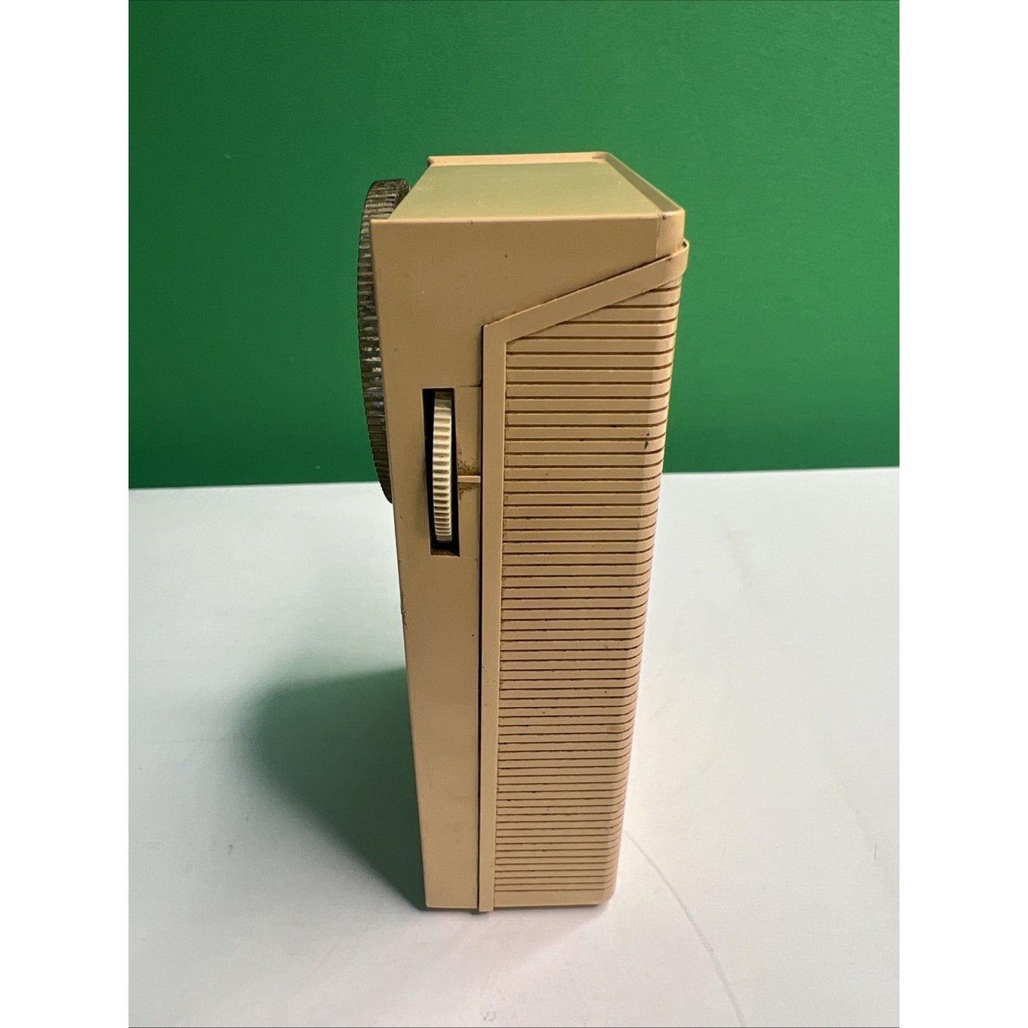 Zenith Royal 50 AM Transistor Radio Audio Present Cream/Tan