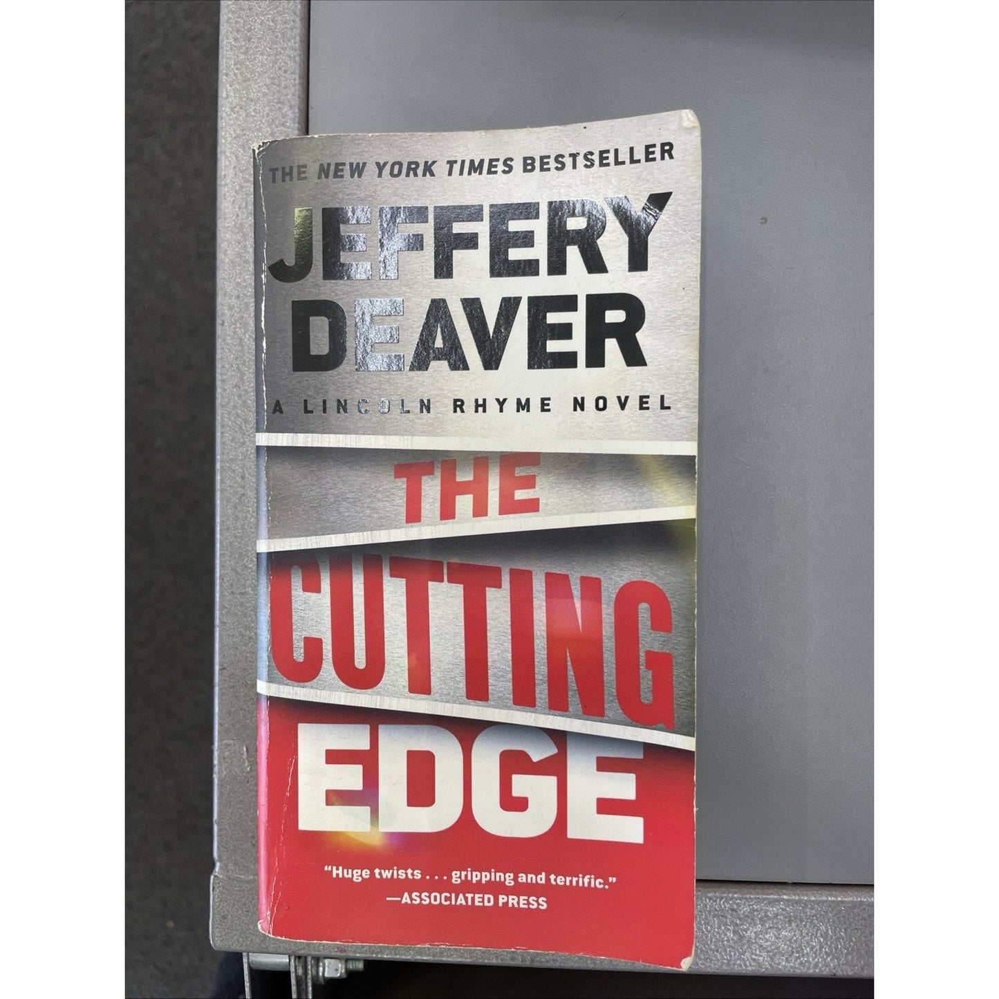 The Cutting Edge A Lincoln Rhyme Novel 14th by Jeffrey Deaver 2019 PB