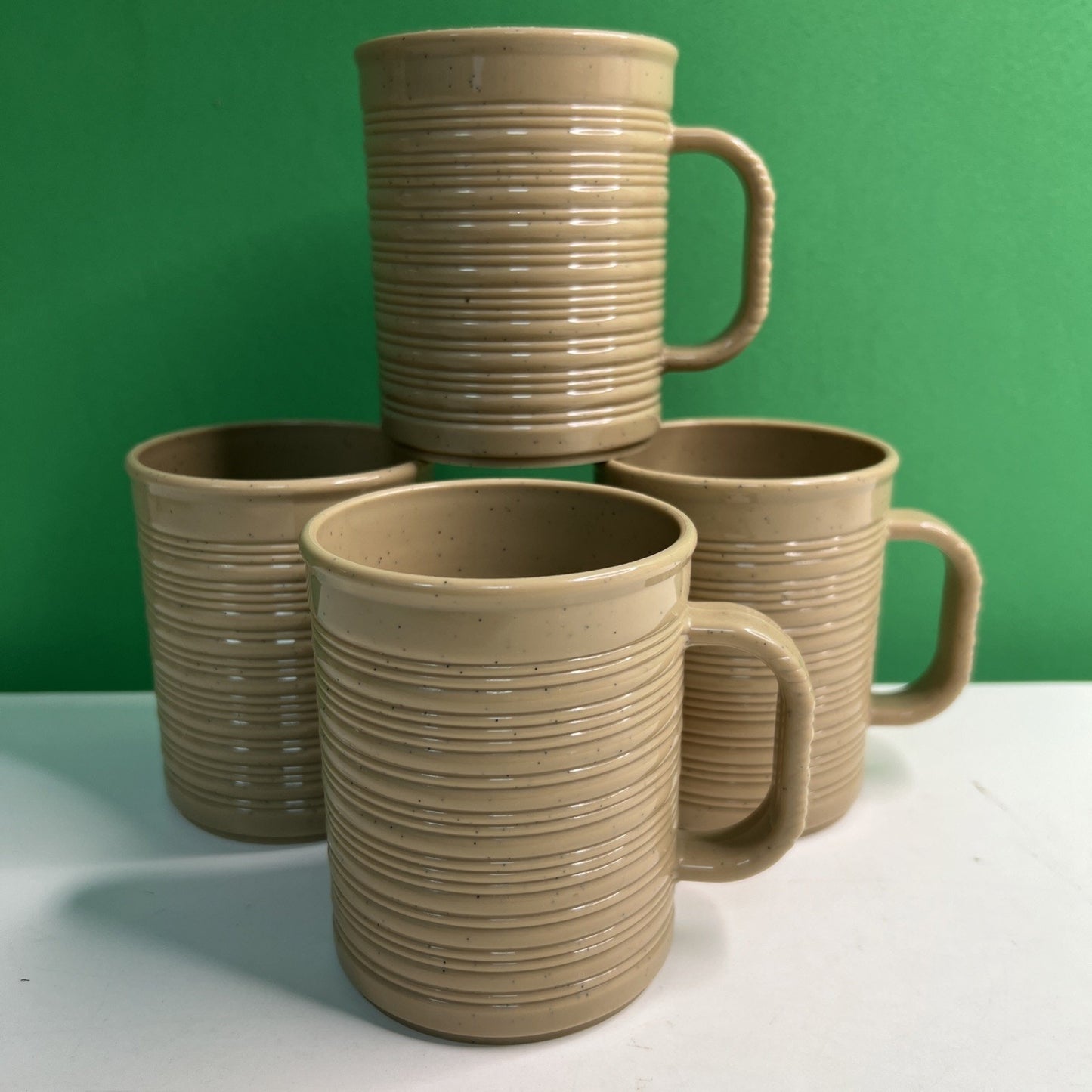 Set 4 MCM Earthentic-Ware Tan Speckled Ribbed Plastic Mugs Tumbler USA #3600