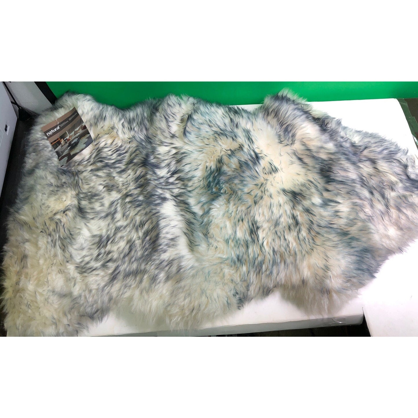 Natural Brand Sheepskin From Australia New Zealand 38” x 25” Throw Rug NWT