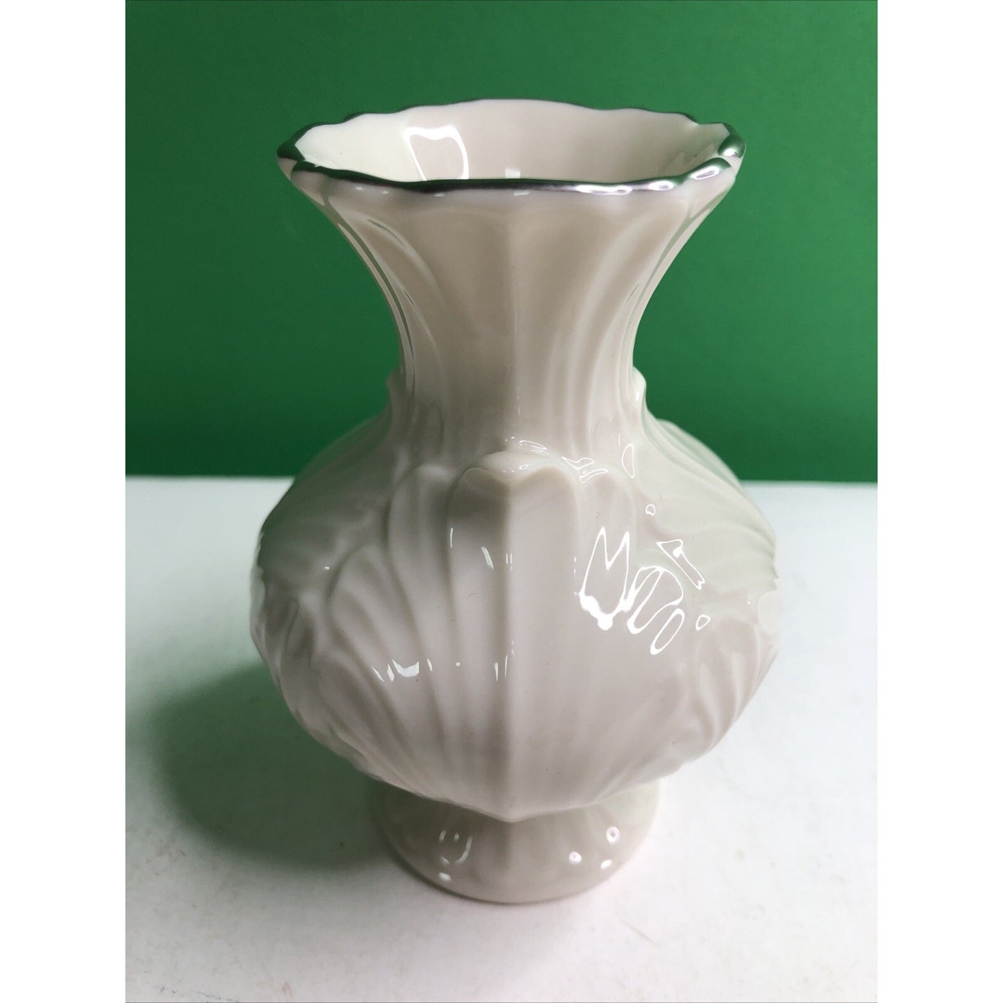 Lenox Elfin Bud Vase Small Ivory Leaf Cream with 24K Gold Trim USA 4 1/2" 1980's