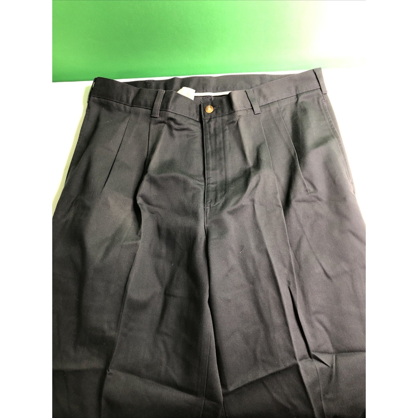 New With Tags FLYERS Pleated KHAKI Pants Mens Wrinkle Free Relaxed Fit 36 x 30