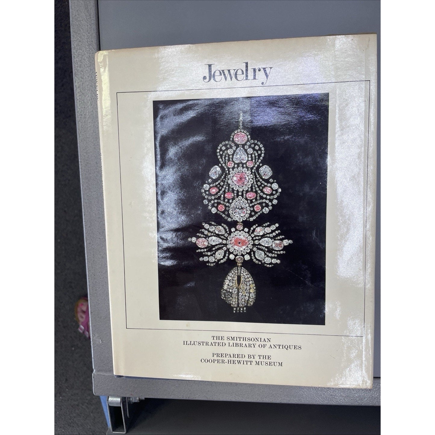 JEWELRY The Smithsonian Illustrated Library Of Antiques 1981 HC DJ Illustrated